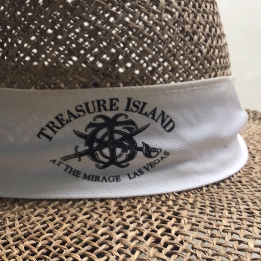 Straw treasure island hat
